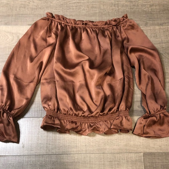 Shoulder off long sleeve top metallic crop top - Picture 1 of 7